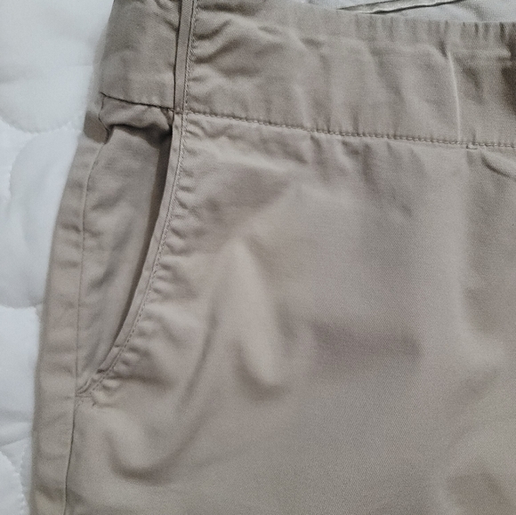 Gap Mens Classic Casual Shorts Size 8 In Khaki - Picture 4 of 9